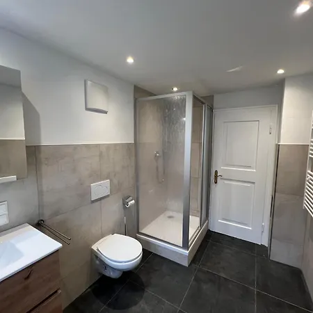 アパート Mit Gartenterrasse ザルツブルク